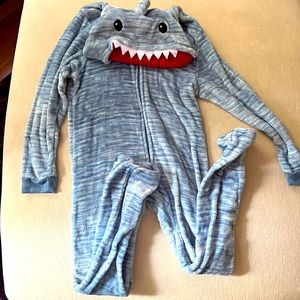 3/25$ Super soft and cozy unisex shark onesie/pyjamas
